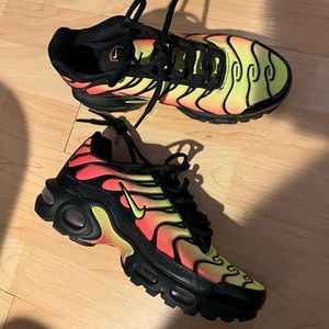 Nike Air Women Sneakers Size 7